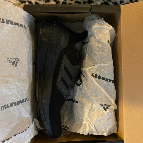 Adidas UltraBoost 21, Prime Blue, made from recycled ocean plastic, Triple Black - Picture 8 of 9